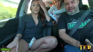 ���ົດແມ່ນເຕັມ,ແລະສະຫນຸກໄດ້ຮັບການຄືນໃນການຂົນສົ່ງ