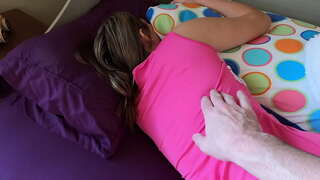 Oče dobi stepdaughter zjutraj z njegov ogromen petelin