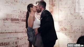 Սեռական milf Բելլա Ролланд трахнулась այնքան խիստ է ու խոր, եւ դա նրան այնքան դուր եկավ