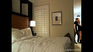 חם בחדר המלון סקס עם חזה גדול אשתו