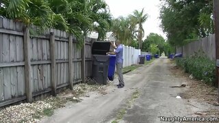 Niditra tao i alyssa Lynn fucking ny zanany ny namana any an-tokotany