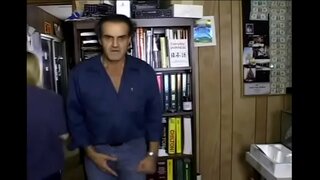 Мин заплатил, хезмәт югыйсә...