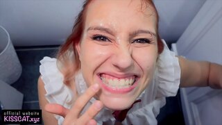 Lice Jebote Deepthroat za Mlade Dušo i Spermu na Zube za Čišćenje