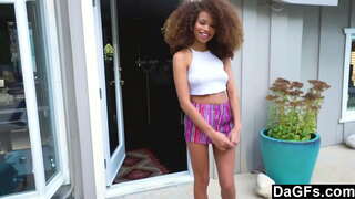 Dagfs-ຫນຸ່ມ້ນໄຫ້ຢູ່ນາງໄດ້ຮັບໂອກາດທີ່ຈະເດືອດເພດສໍາພັນ